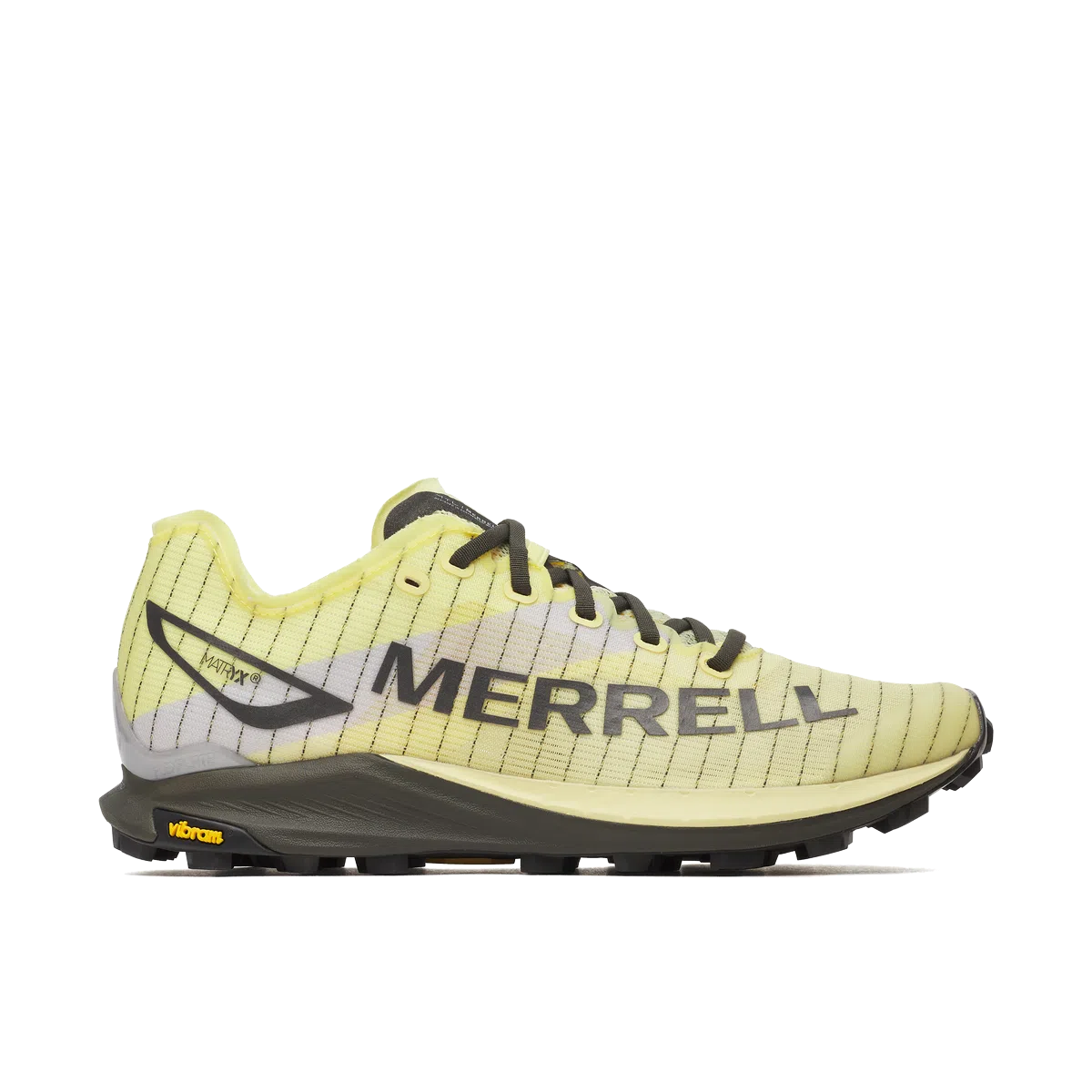 Ténis desportivo amarelo claro com sola preta e detalhes em amarelo, marca Merrell visível na lateral.