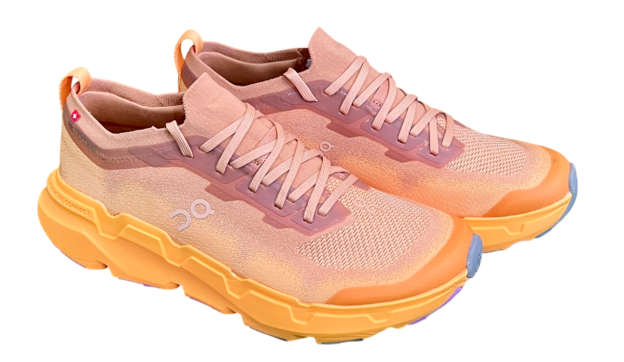 Ténis desportivos cor-de-rosa com sola espessa cor de laranja