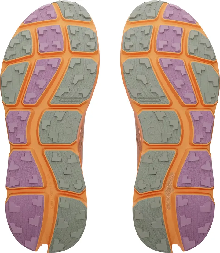 Solas de sapatos desportivos laranja, lilás e cinza com padrão antiderrapante