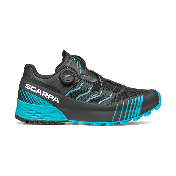 Tênis desportivo SCARPA preto e azul com fecho BOA