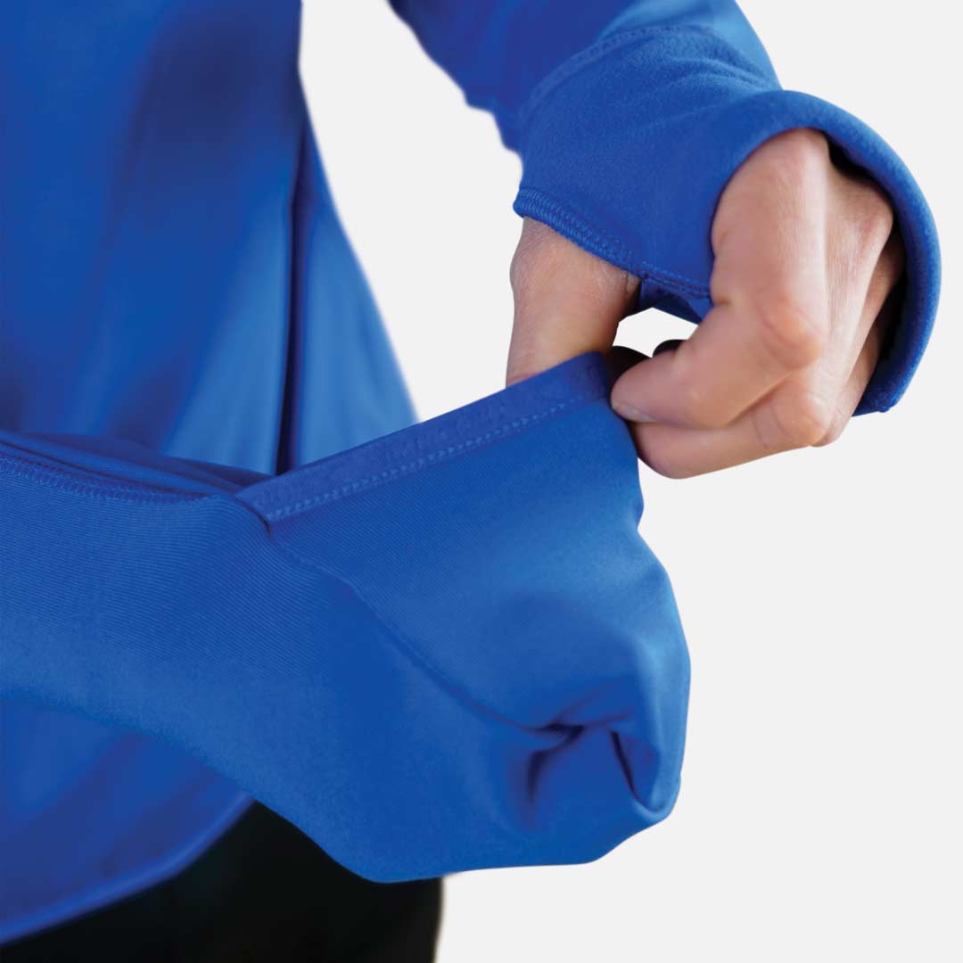 Camisola azul de manga comprida com orifícios para polegares