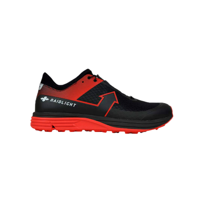 Ténis desportivo preto e vermelho de corrida com sola vermelha