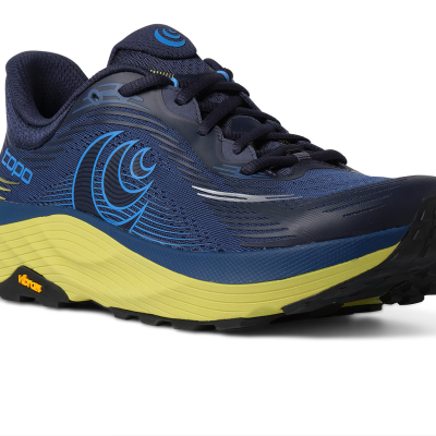 Ténis desportivos azul escuro com detalhes azuis e sola amarela com logo Vibram
