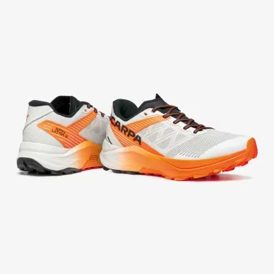 Sapatilhas desportivas brancas e laranja