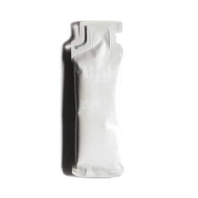 Embalagem branca plástica individual de café descafeinado com texto em relevo