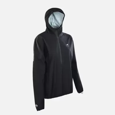 Casaco impermeável preto com capuz e zíper frontal