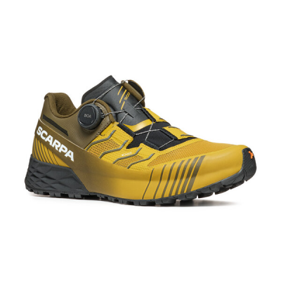 Tênis desportivo amarelo mostarda SCARPA com fecho BOA e sola preta