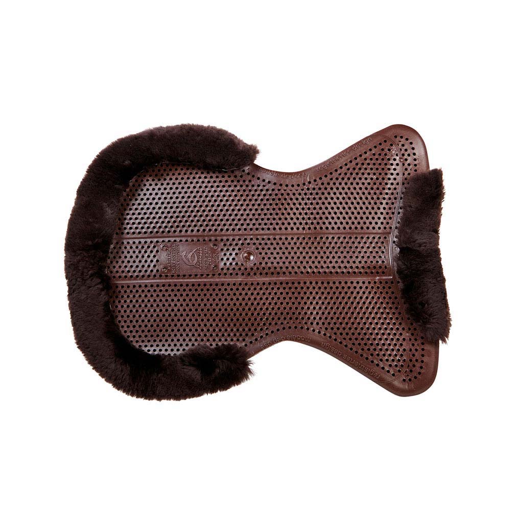 Tapete para sela em couro castanho perfurado com bordas de pêlo castanho escuro