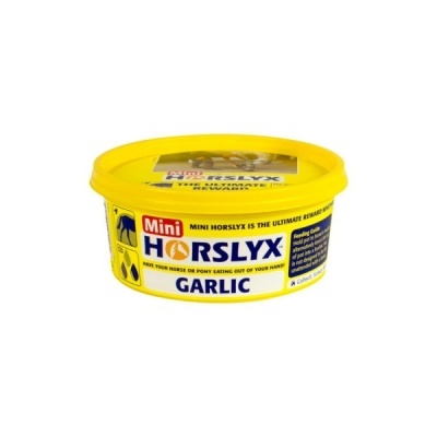 Embalagem amarela de Mini Horslyx Garlic para cavalos com texto em inglês