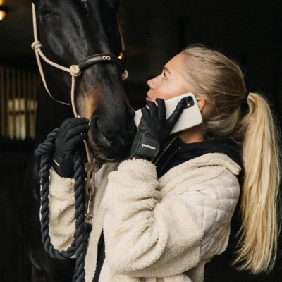 Luvas&#x20;Pretas&#x20;Pomme