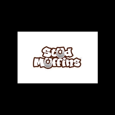 Logótipo Stood Muffins em letras brancas e castanhas com padrão de gotas de chocolate