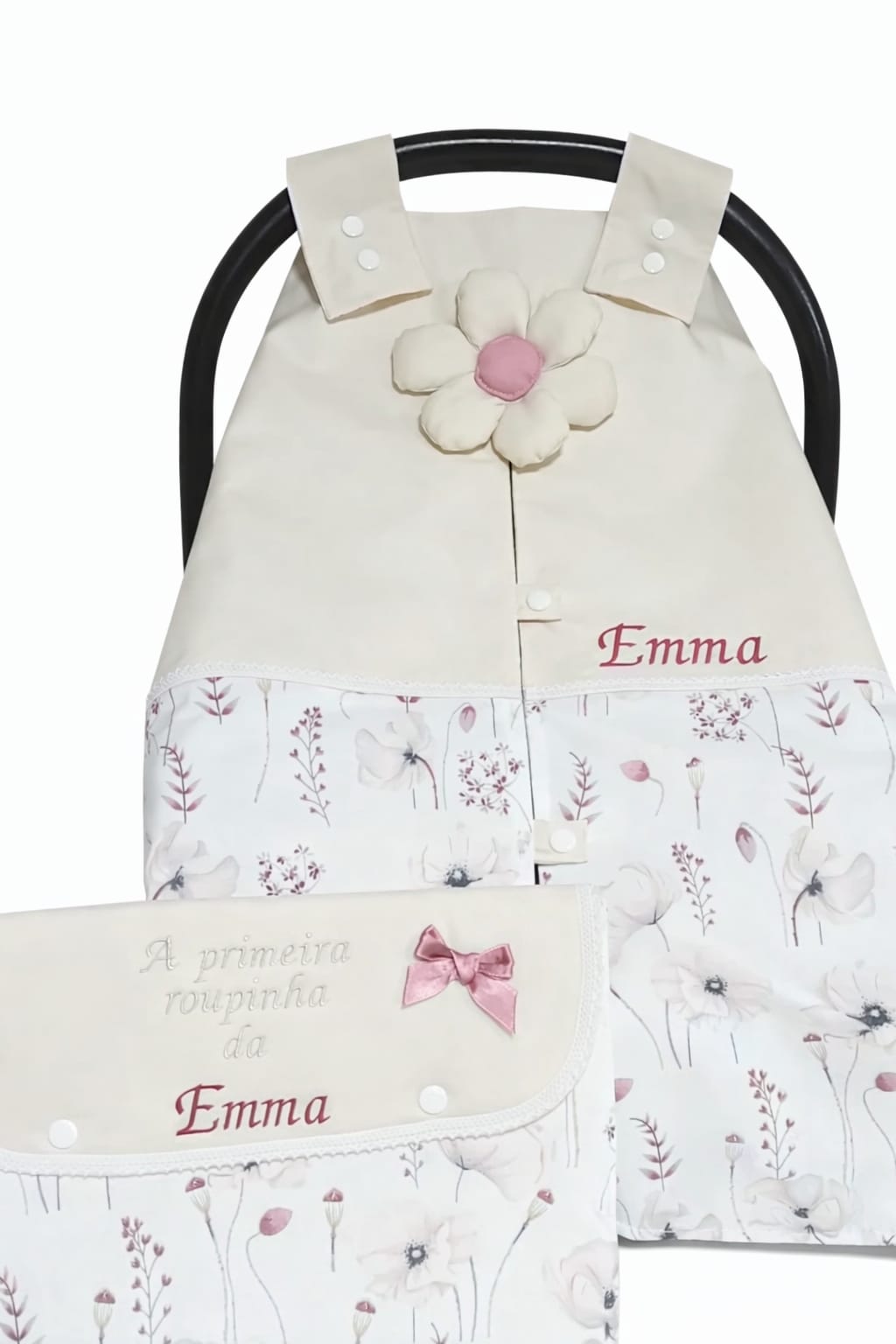 Tapa Ovo para Bebé e Bolsa Primeira Roupinha Saco de dormir de bebé bege e branco com padrão floral rosa e nome Emma bordado