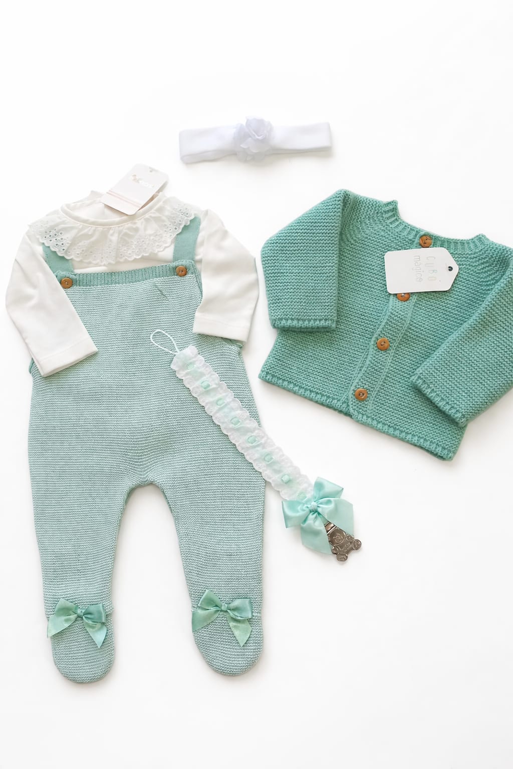 Saída Maternidade Menina Conjunto de roupa de bebé verde água com camisola branca e acessórios