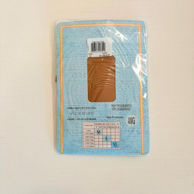 Pacote de meia-calça cor muscade tamanho XL em embalagem azul com detalhes laranja