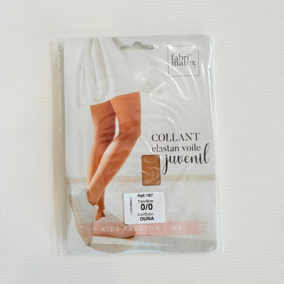 Embalar collant juvenil cor Duna com imagem de pernas e calçado branco