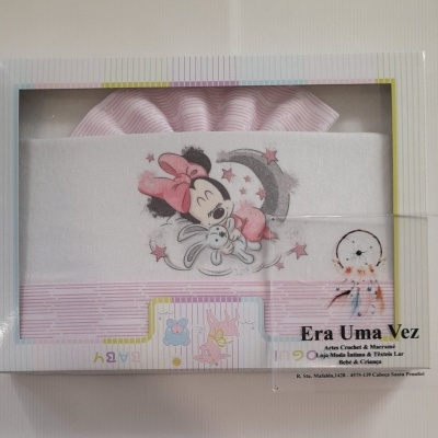 Têxtil para bebé com desenho de personagem Minnie em pijama rosa com coelho e estrelas