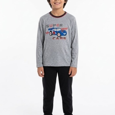 Pijama infantil cinza e preto com estampa de carro e texto SUPER CARS