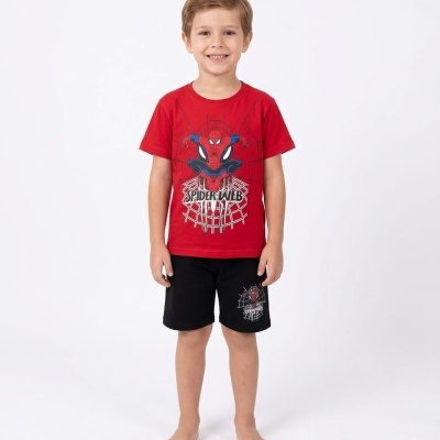 Roupa de criança com t-shirt vermelha e calções pretos com desenho do Homem-Aranha