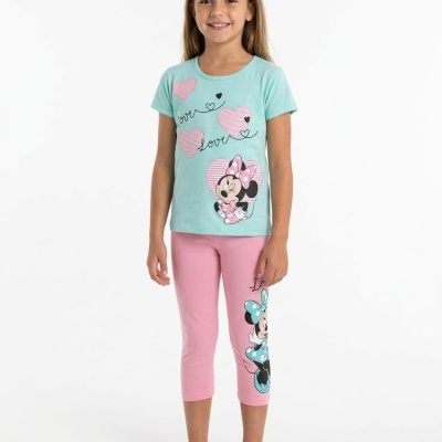 Conjunto de pijama infantil com t-shirt azul clara e calças capri rosa com estampa da Minnie
