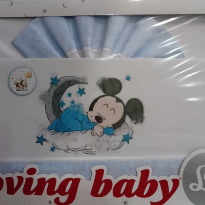 Roupa de bebé branca com desenho do Mickey Mouse a dormir e texto loving baby