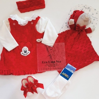 Conjunto para bebé com vestido vermelho, camisa branca, faixa de cabeça, meias e sapatos vermelhos e peluche vestido vermelho