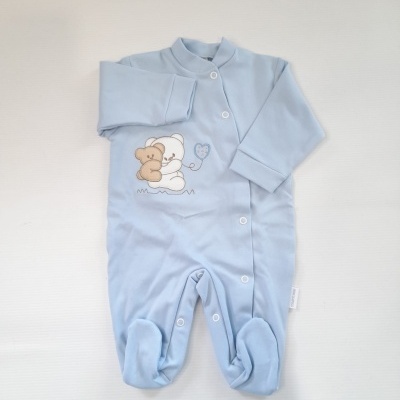 Pijama azul claro para bebé com ursinhos e balão de coração