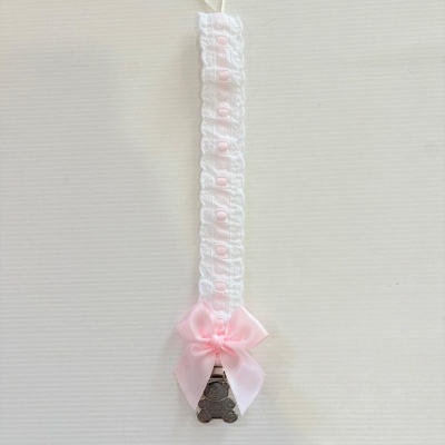 Presilha de chupeta branca com renda e laço rosa, clip metálico ursinho.