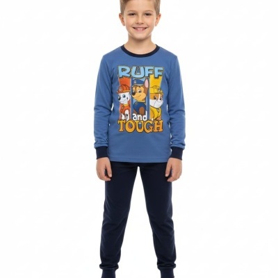 Menino com pijama azul com desenhos animados e texto RUFF and TOUGH