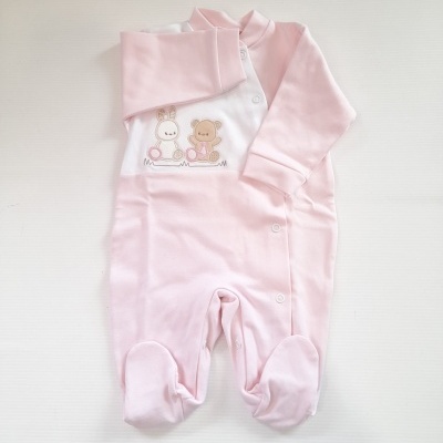 Pijama rosa de bebé com desenhos de coelho e urso e botões de pressão