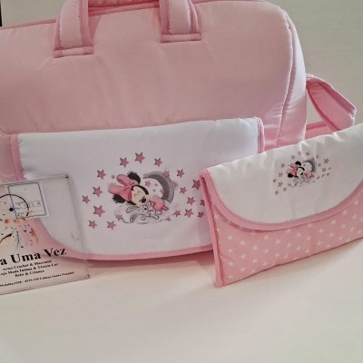Conjunto de malas rosa e branco com estampa da Minnie Mouse e estrelas