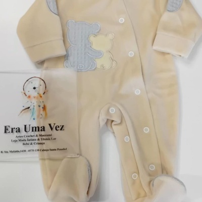 Macacão de bebé amarelo claro com ursinhos acolchoados cinzentos e amarelos