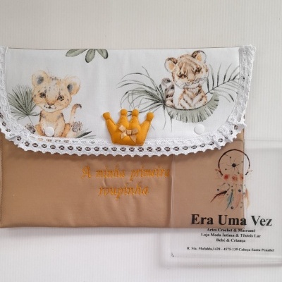 Organizador para bebê com estampa de filhotes de leão, renda e aplique de coroa