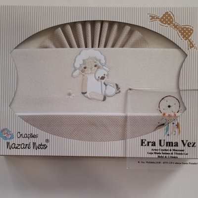 Jogo de cama para bebé com bordado de ovelha e pato em caixa decorativa