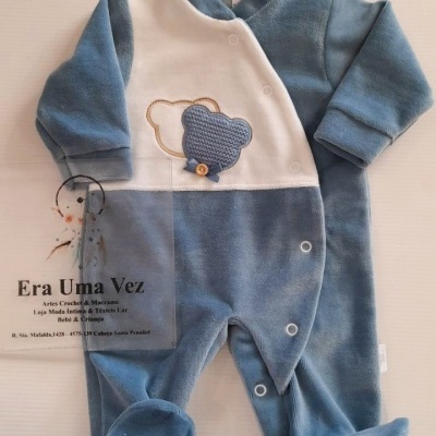 Macacão para bebé azul e branco com ursinhos bordados
