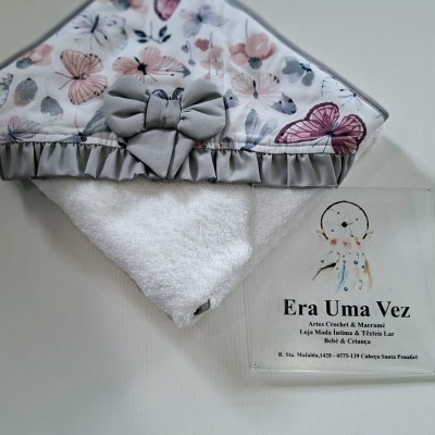 Toalha de bebé com capuz estampado e laço cinza