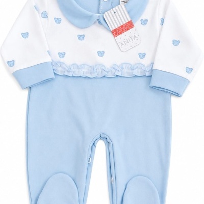 Pijama de bebé azul claro e branco com estampado de ursos e gola azul