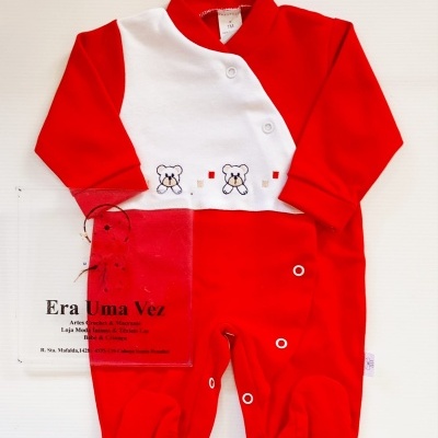 Pijama vermelho e branco para bebé com bordado de ursos e botão de pressão