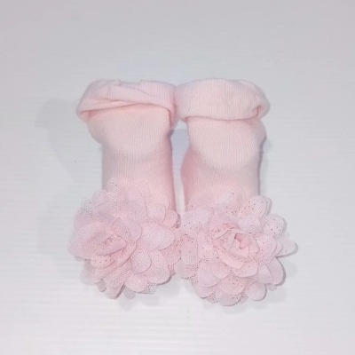 Meias cor-de-rosa com flores em renda