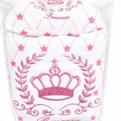 Edredão branco com estrelas rosas e bordado rosa com coroa, palavra Princesa
