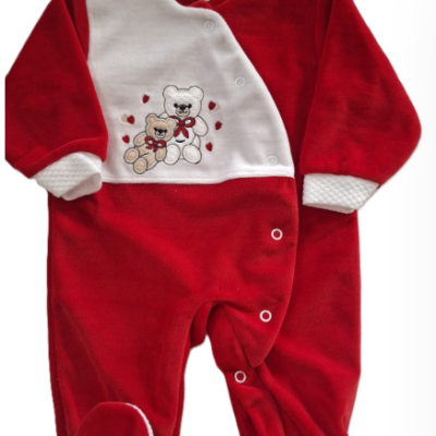 macacão de bebé vermelho e branco com ursinhos bordados