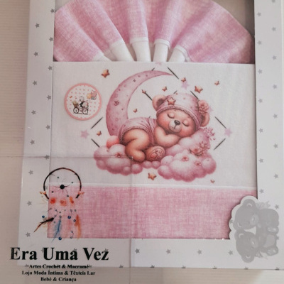 Conjunto de têxteis para bebé rosa com ursinho na lua em caixa decorada