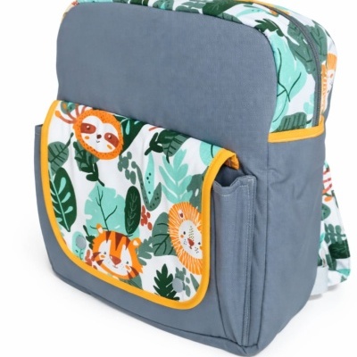 Mochila cinzenta e estampada com animais selvagens coloridos.