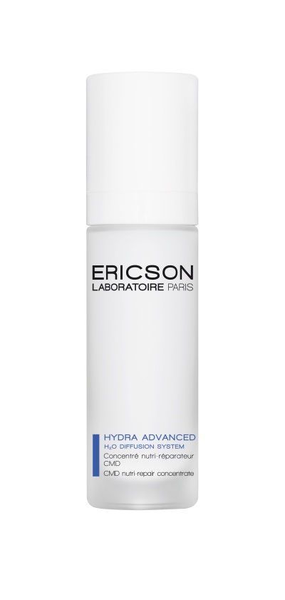 Frasco branco de produto cosmético ERICSON LABORATOIRE PARIS com texto azul e preto