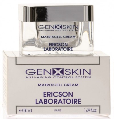 Frasco de creme GenxSkin Matrixcell sobre caixa branca com texto azul