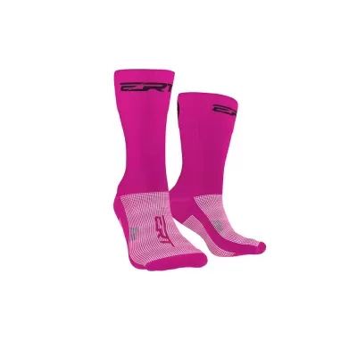 Par de meias desportivas cor-de-rosa com detalhes em branco e preto