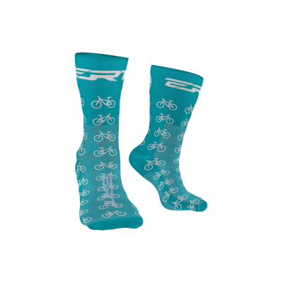 Meias azuis turquesa com padrão de bicicletas brancas e texto 'SR' na parte superior