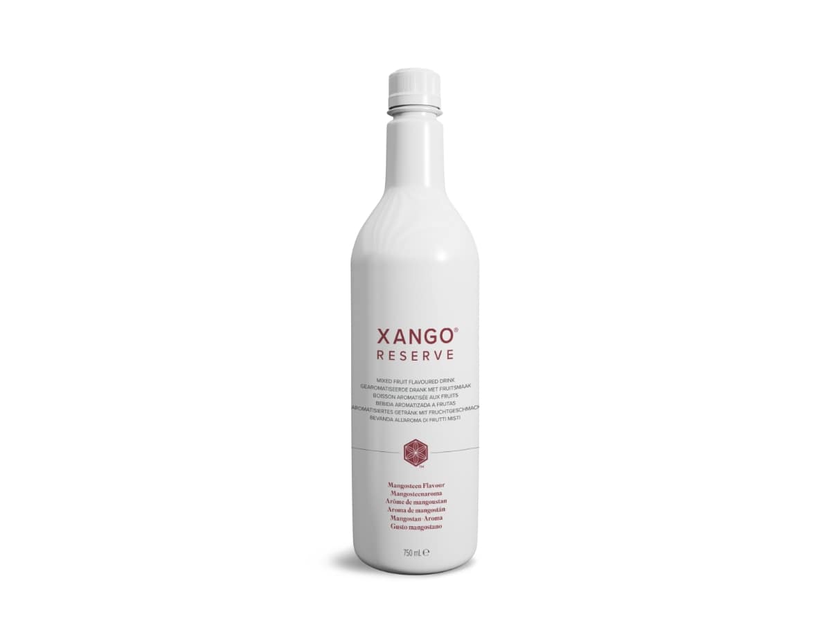 Xango Reserva - Sumo de Mangostão - 750ml Garrafa branca de Xango Reserve com rótulo texto vermelho e preto