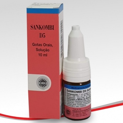 Frasco conta-gotas e caixa do medicamento SANKOMBI D5 vermelho, branco e azul
