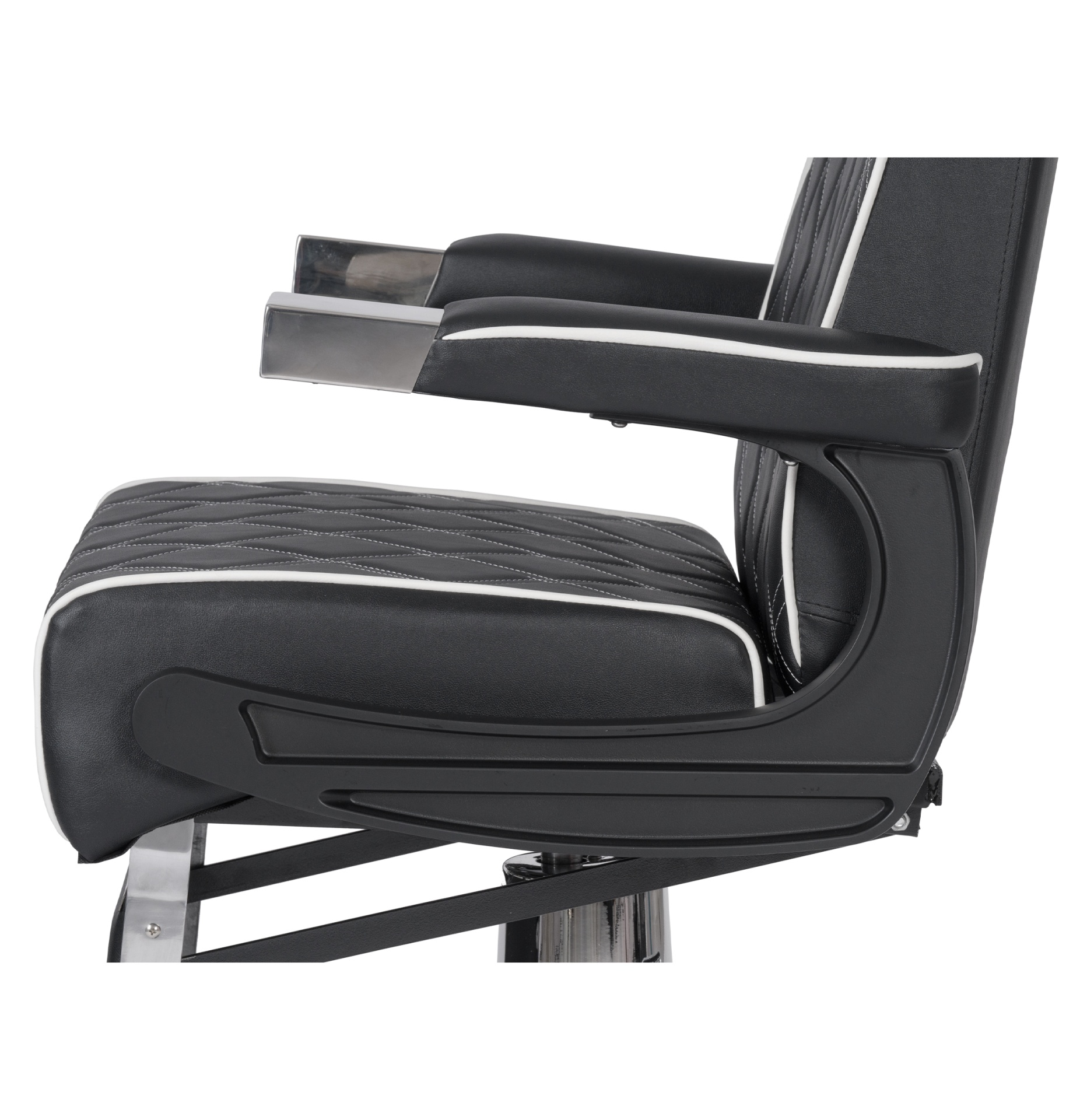 Cadeira de escritório preta estofada com costura branca e apoios de braço.