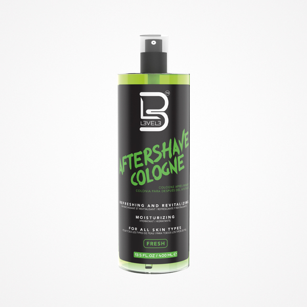 Frasco de colónia Aftershave B Level com rótulo preto e verde
